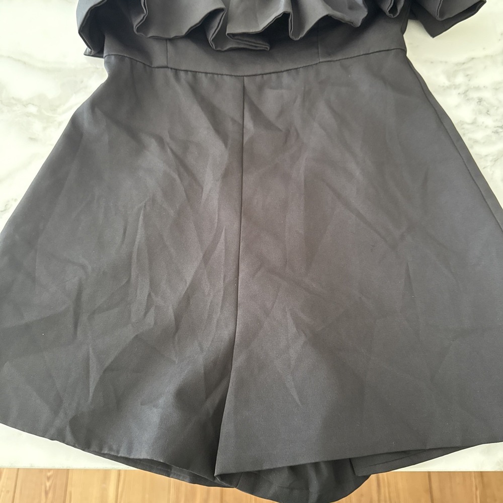 Black Off-Shoulder Ruffle Romper - Picture 3 of 6